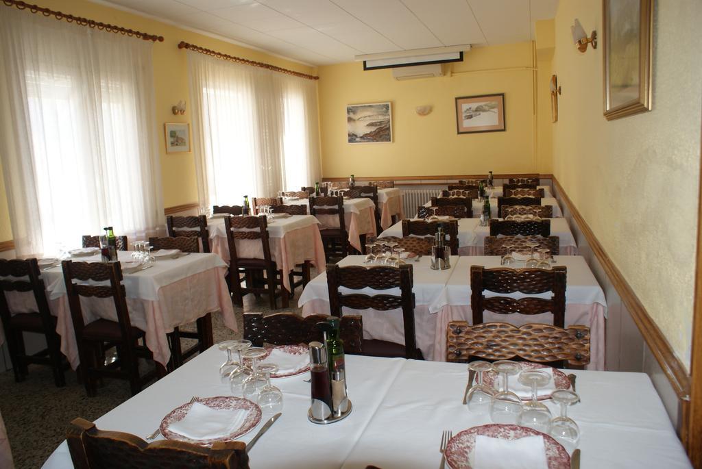 Hostal Gran Sol Llança Esterno foto