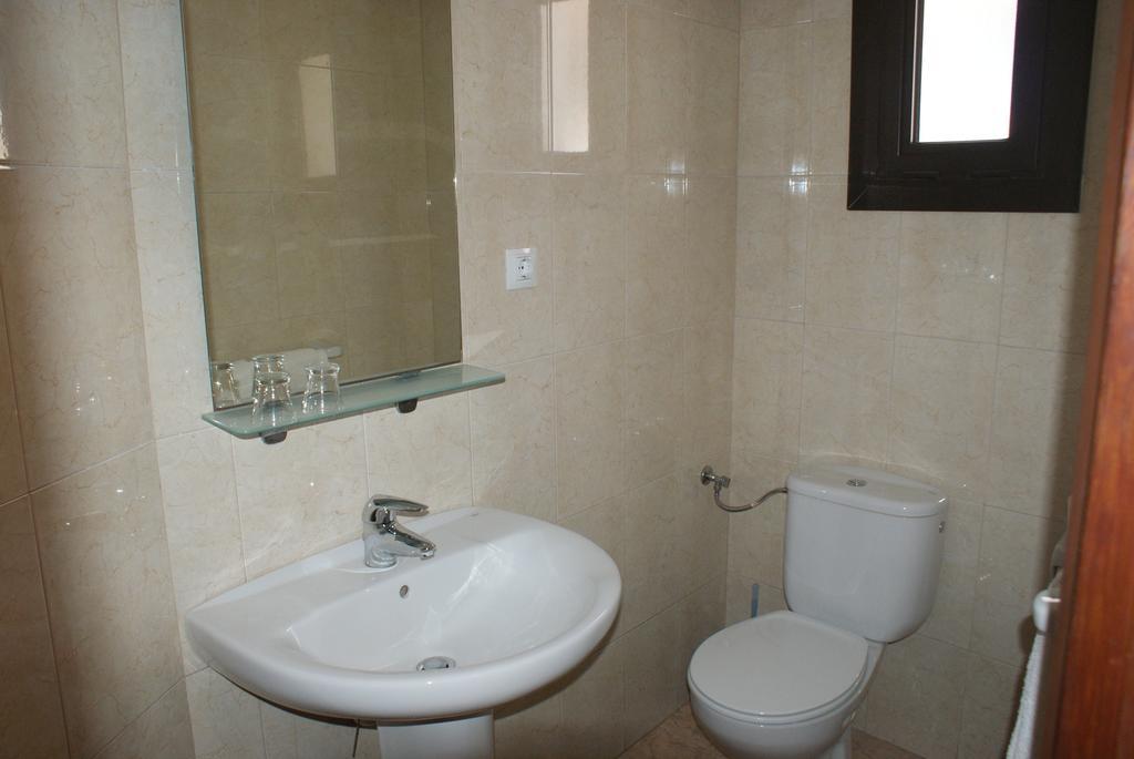 Hostal Gran Sol Llança Esterno foto